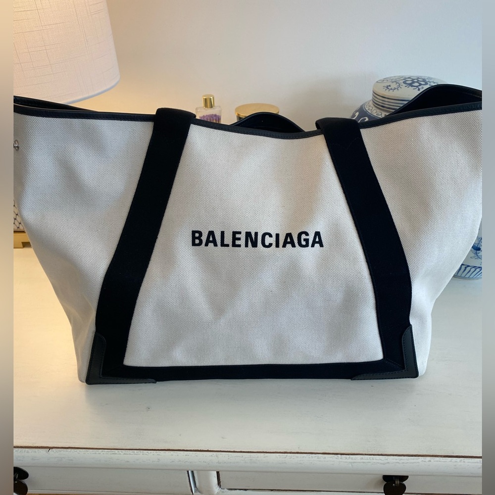 Balenciaga Navy Cabas Tote, comes with dust bag and mini pouch. Like new.